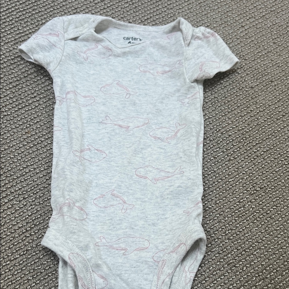 Carter's 6m onsie with Pink whales - Picture 4 of 5